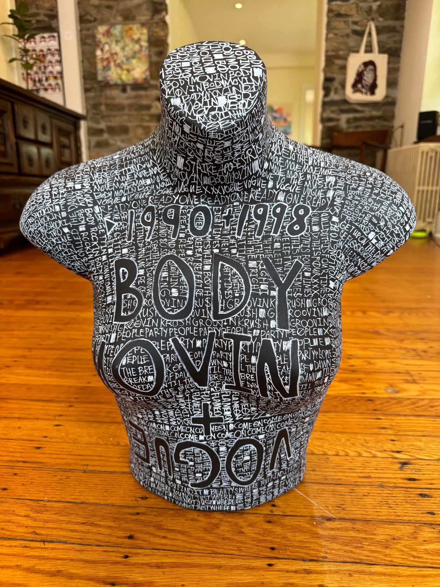 BODY MOVIN/VOGUE